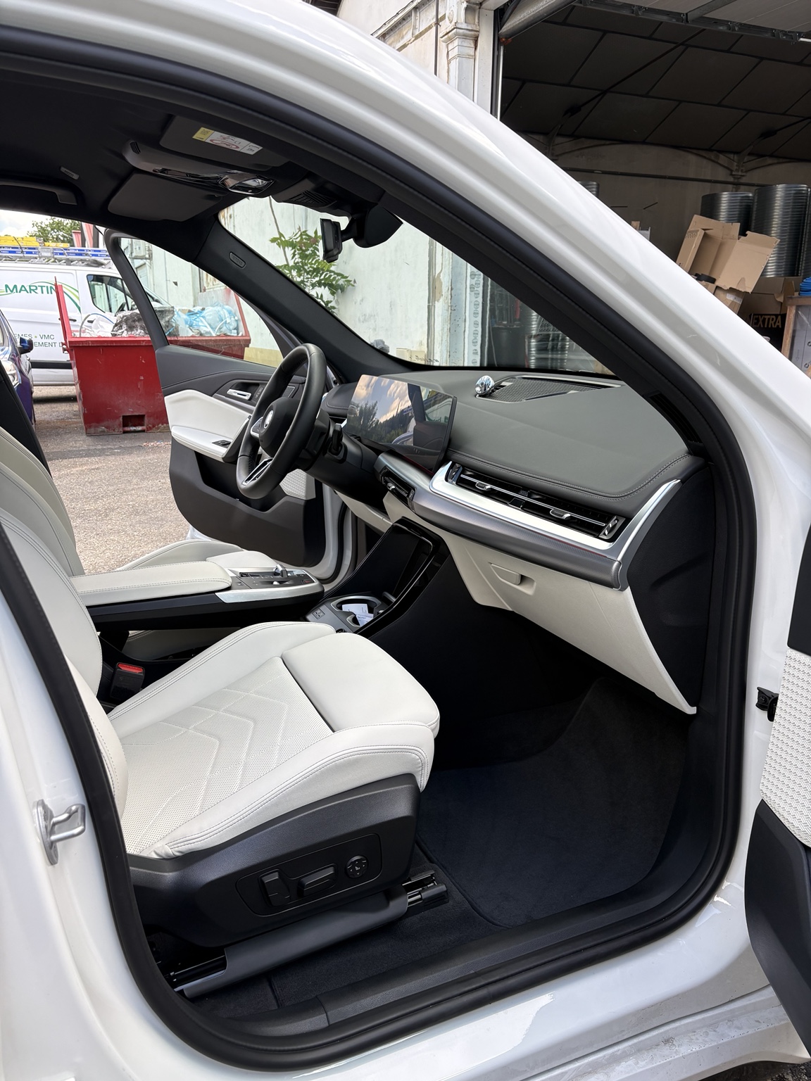 BMW · habitacle clair avant nettoyage avant nettoyage