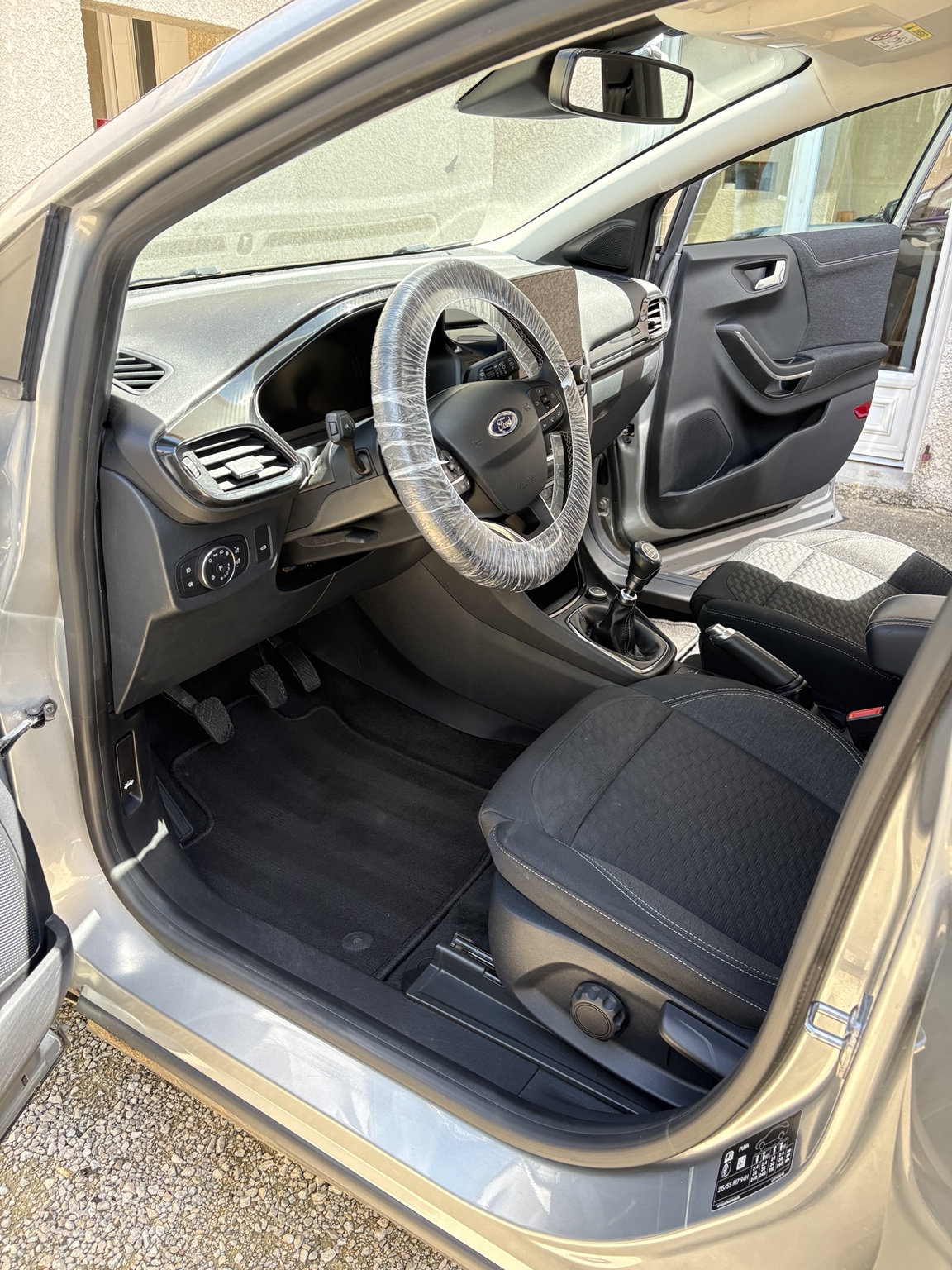 Ford · poste conducteur avant nettoyage avant nettoyage