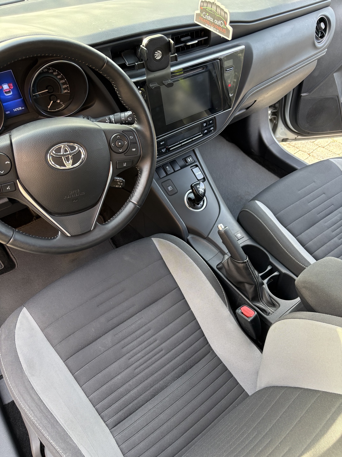 Toyota · poste de conduite avant nettoyage avant nettoyage