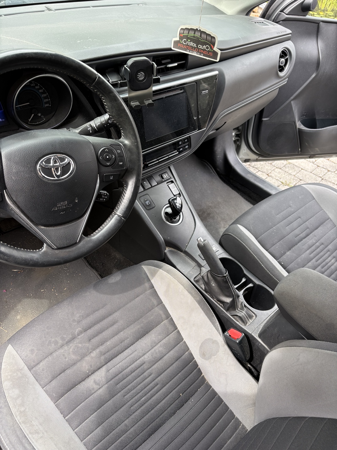 Toyota · poste de conduite après nettoyage après nettoyage